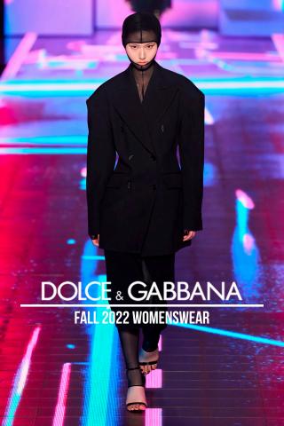 Dolce & Gabbana catalogue | Fall 2022 Womenswear | 2022-05-16 - 2022-07-15