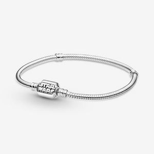 Bracelet à fermoir à chaîne serpentine et à étoile Star Wars Pandora Moments - VENTE FINALE offers at $79.99 in Pandora