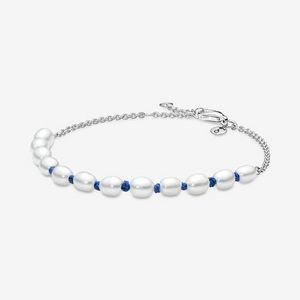 Bracelet à chaîne avec cordon bleu et perles de culture d’eau douce traitées offers at $95 in Pandora