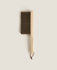 GARDEN CLEANING BRUSH offers at $22.9 in ZARA HOME