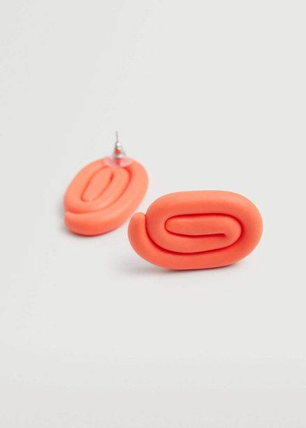 Asymmetrical clay earrings offers at $8.99 in Mango