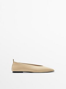 Square-Toe Leather Ballet Flats offers at $99.9 in Massimo Dutti