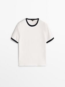 Short Sleeve Contrast T-Shirt offers at $55.9 in Massimo Dutti